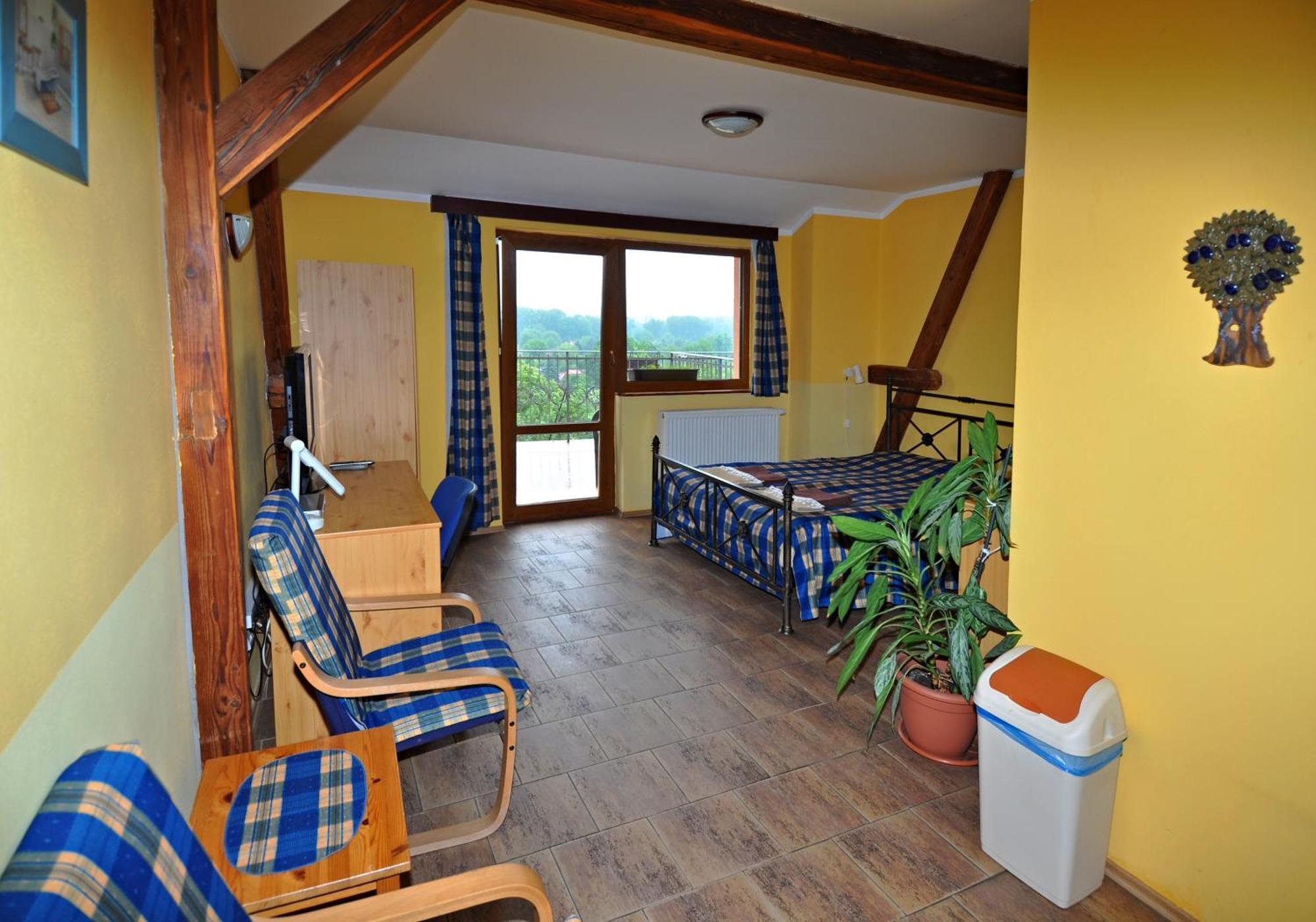 לוני Hotel Na Hradbach חדר תמונה