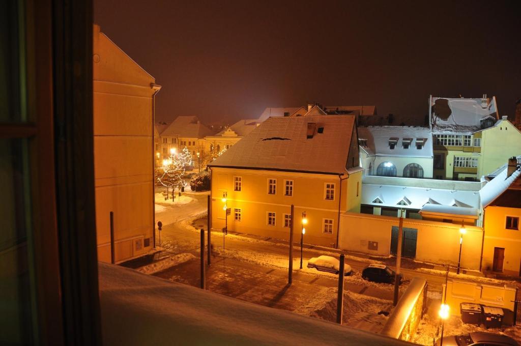 לוני Hotel Na Hradbach מראה חיצוני תמונה