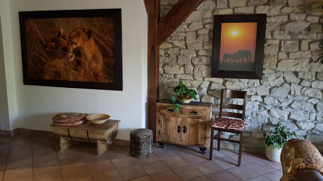 לוני Hotel Na Hradbach מראה חיצוני תמונה
